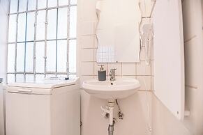 Cozy 1BR Apt Great for Long Stays