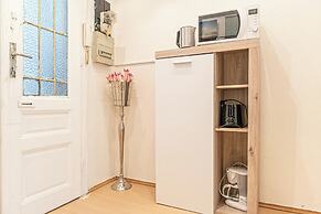Cozy 1BR Apt Great for Long Stays