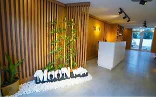 Moon Suites