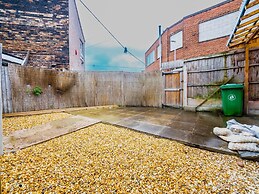 Ensuite1 Woodhouse private bath 2kitchen