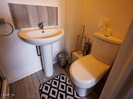 Ensuite1 Woodhouse private bath 2kitchen