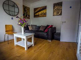 Ensuite1 Woodhouse private bath 2kitchen