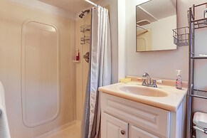 2 Mi to NYC Train: Wfh-friendly Greenwich Apt!