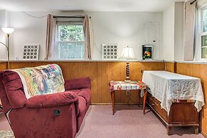 2 Mi to NYC Train: Wfh-friendly Greenwich Apt!
