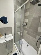Apartment 2- 216 High Street