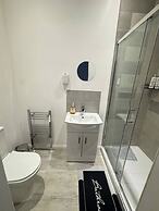 Apartment 2- 216 High Street
