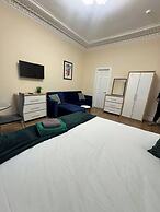 Apartment 6- 216 High Street