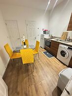 Apartment 6- 216 High Street
