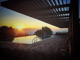 Sairu Hill Resort