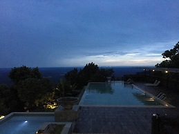 Sairu Hill Resort
