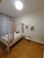 Modern 2BR Apt Near Karlsplatz