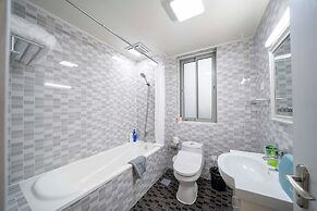 Tyms Elegant 4BR 2BA APT Changning