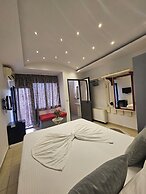 Golden Flower Hotel