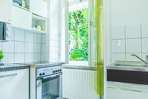 Cozy 2BR Apt Near Belvedere Palace