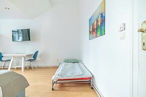 Cozy 2BR Apt Near Belvedere Palace