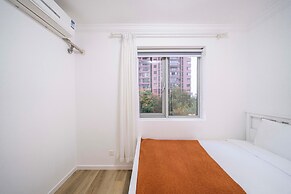 Tyms 4BR 2BA APT Riverside