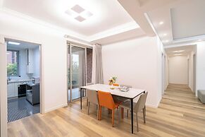 Tyms 4BR 2BA APT Riverside