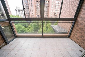Tyms 4BR 2BA APT Riverside