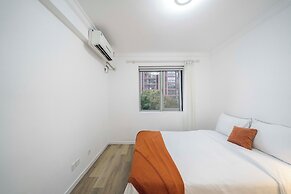 Tyms 4BR 2BA APT Riverside