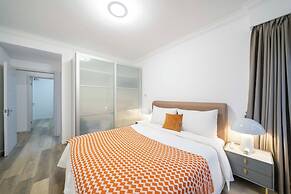Tyms 4BR 2BA APT Riverside