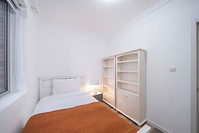 Tyms 4BR 2BA APT Riverside