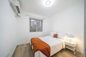 Tyms 4BR 2BA APT Riverside