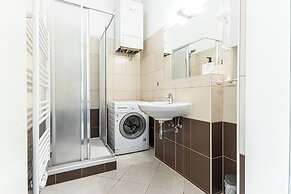 Comfy 2BR Flat Belvedere Vicinity
