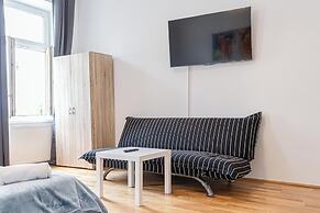 Comfy 2BR Flat Belvedere Vicinity