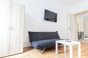 Comfy 2BR Flat Belvedere Vicinity