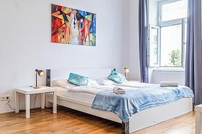 Comfy 2BR Flat Belvedere Vicinity