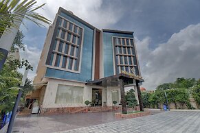 Hotel Warma Palace