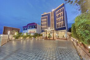 Hotel Warma Palace