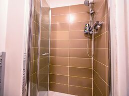 Ensuite6 Woodhouse private bath 2kitchen