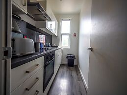 Ensuite6 Woodhouse private bath 2kitchen