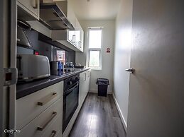 Ensuite6 Woodhouse private bath 2kitchen