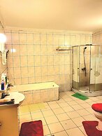 Bambou Gorila Hotel
