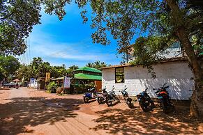 YogiTree Beach Resort & Cafe