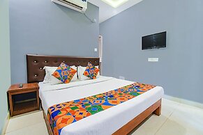 YogiTree Beach Resort & Cafe