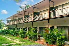 YogiTree Beach Resort & Cafe