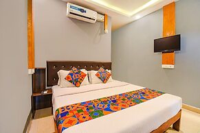YogiTree Beach Resort & Cafe