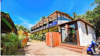 YogiTree Beach Resort & Cafe