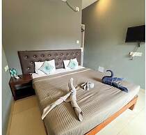 YogiTree Beach Resort & Cafe