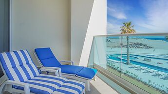 Breathtaking 2 Bedroom Condominium
