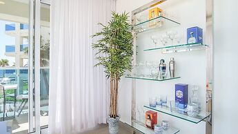 Breathtaking 2 Bedroom Condominium