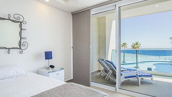 Breathtaking 2 Bedroom Condominium
