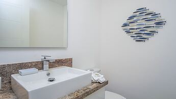 Breathtaking 2 Bedroom Condominium