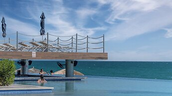 Amazing 2 Bedroom Beach Front Condominium at Encantame E1102