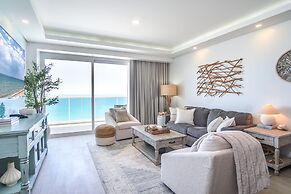 Amazing 2 Bedroom Beach Front Condominium at Encantame E1102
