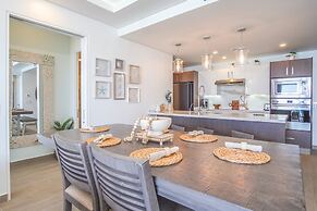 Amazing 2 Bedroom Beach Front Condominium at Encantame E1102