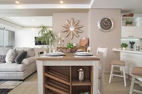 Stunning 1 Bedroom Condominium